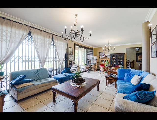 3 BEDROOM HOUSE FOR SALE IN BLUFF
